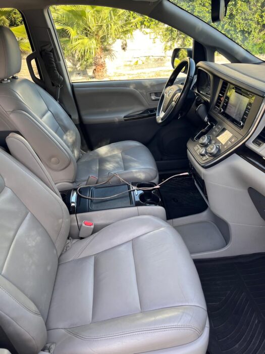 TOYOTA SIENNA XLE LEATHER XLE PIEL 2019. Imagen de la galería